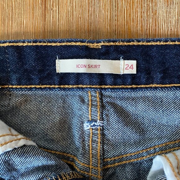 Levi's Icon Western Yoke Mini Skirt - Size 24 - Picture 5 of 6